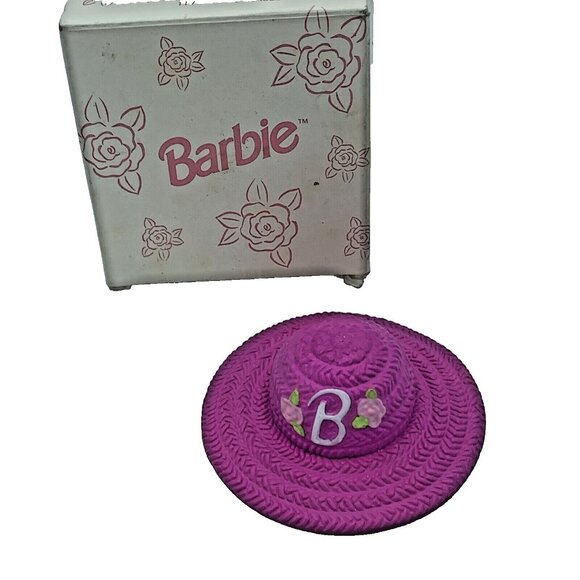 Barbie Glamour Cosmetics Hat- Fragrance Glacé - Avon Canada - Picture 1 of 10